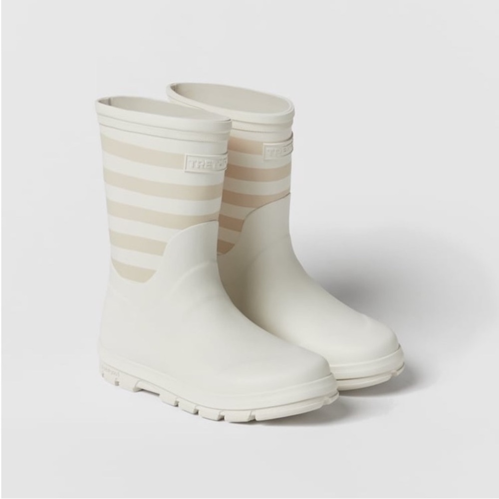 2. Zara KIDS/ RAIN BOOTS TRETORN X
UNISEX Size 33